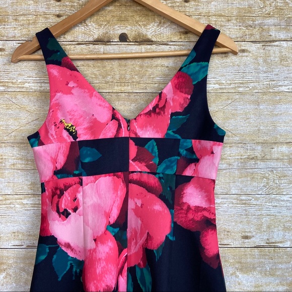 Trina Turk Sweetheart Floral Print Sheath Dress - Picture 6 of 9